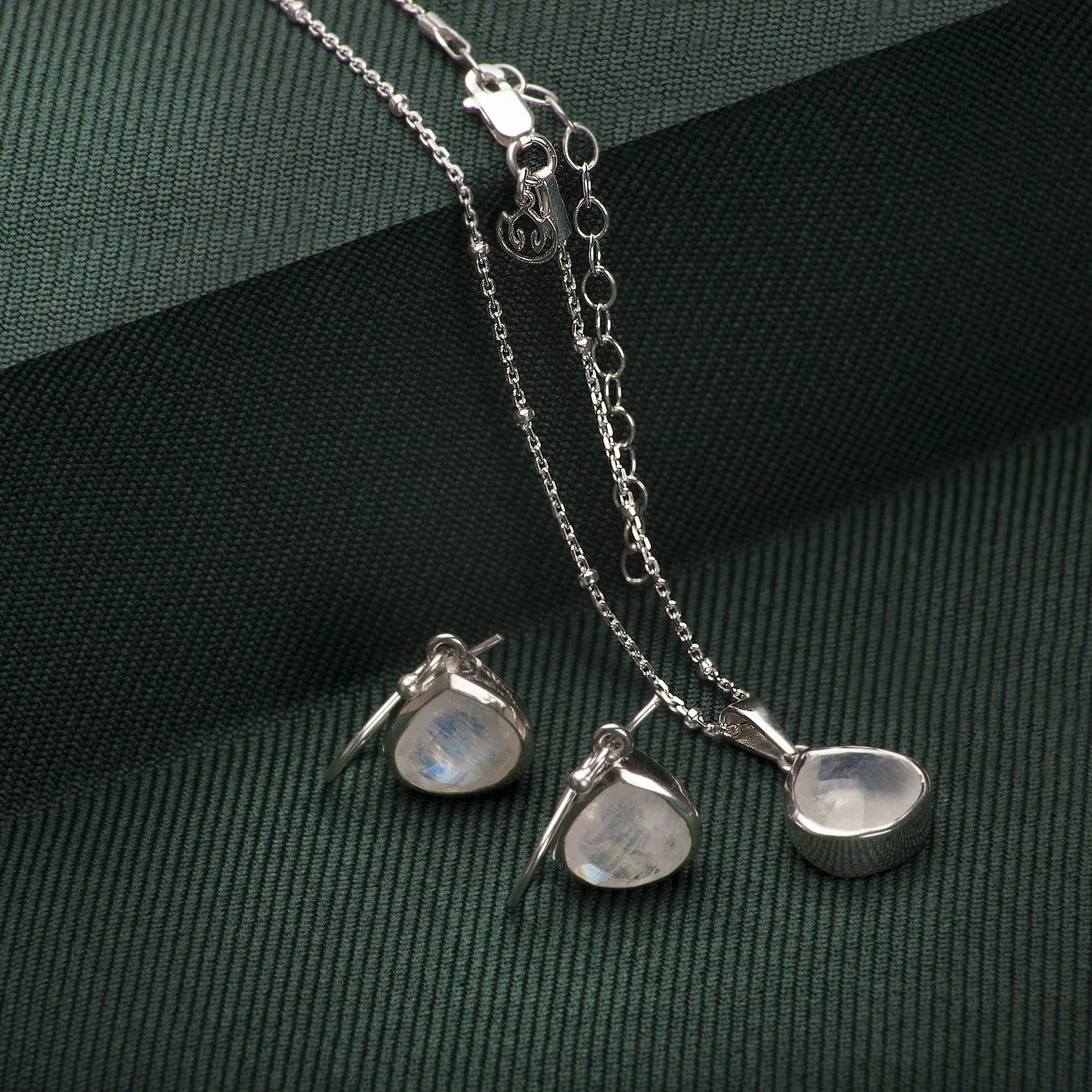 Pear-Shaped Moonstone Jewellery Set in Sterling Silver