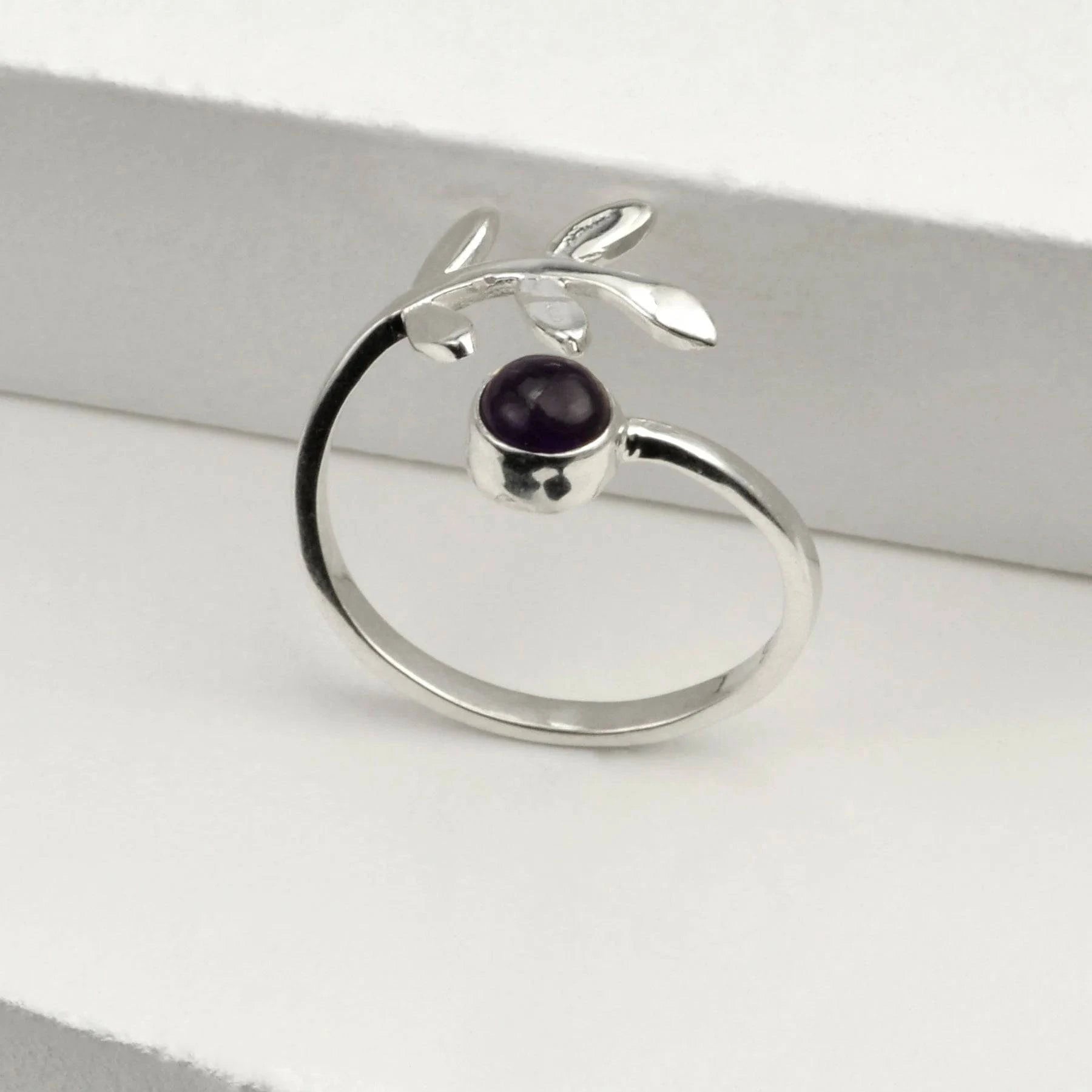 Adjustable Black Onyx and Leaves Ring in Sterling Silver
