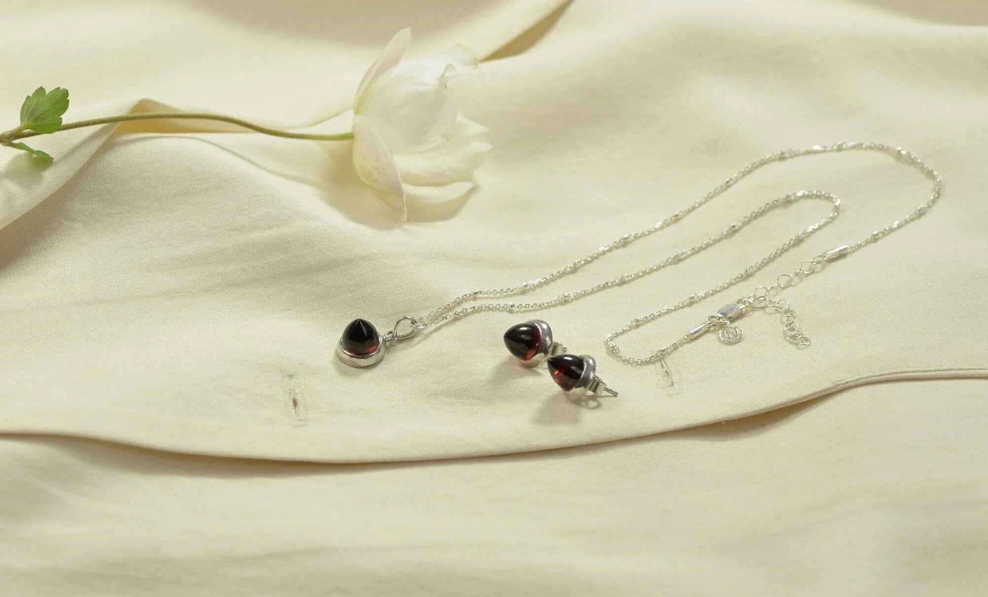 Istanbul Wine Garnet Jewellery Set in Sterling Silver