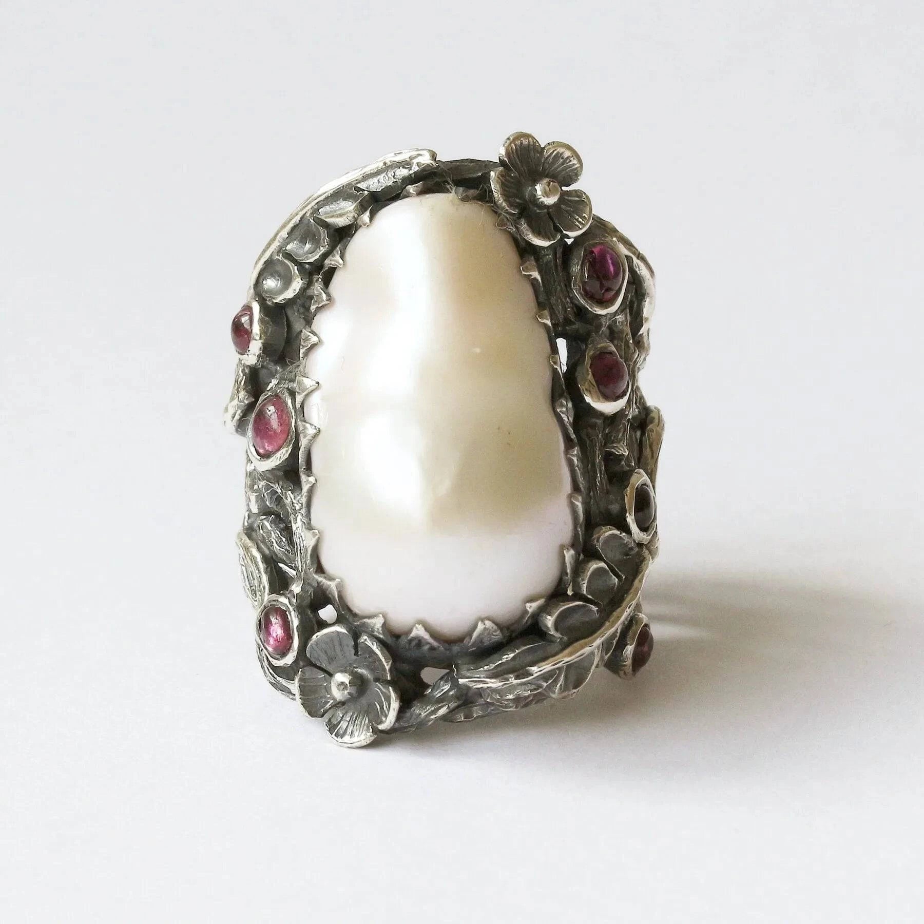 Mystic Innocence Ring with Mother of Pearl