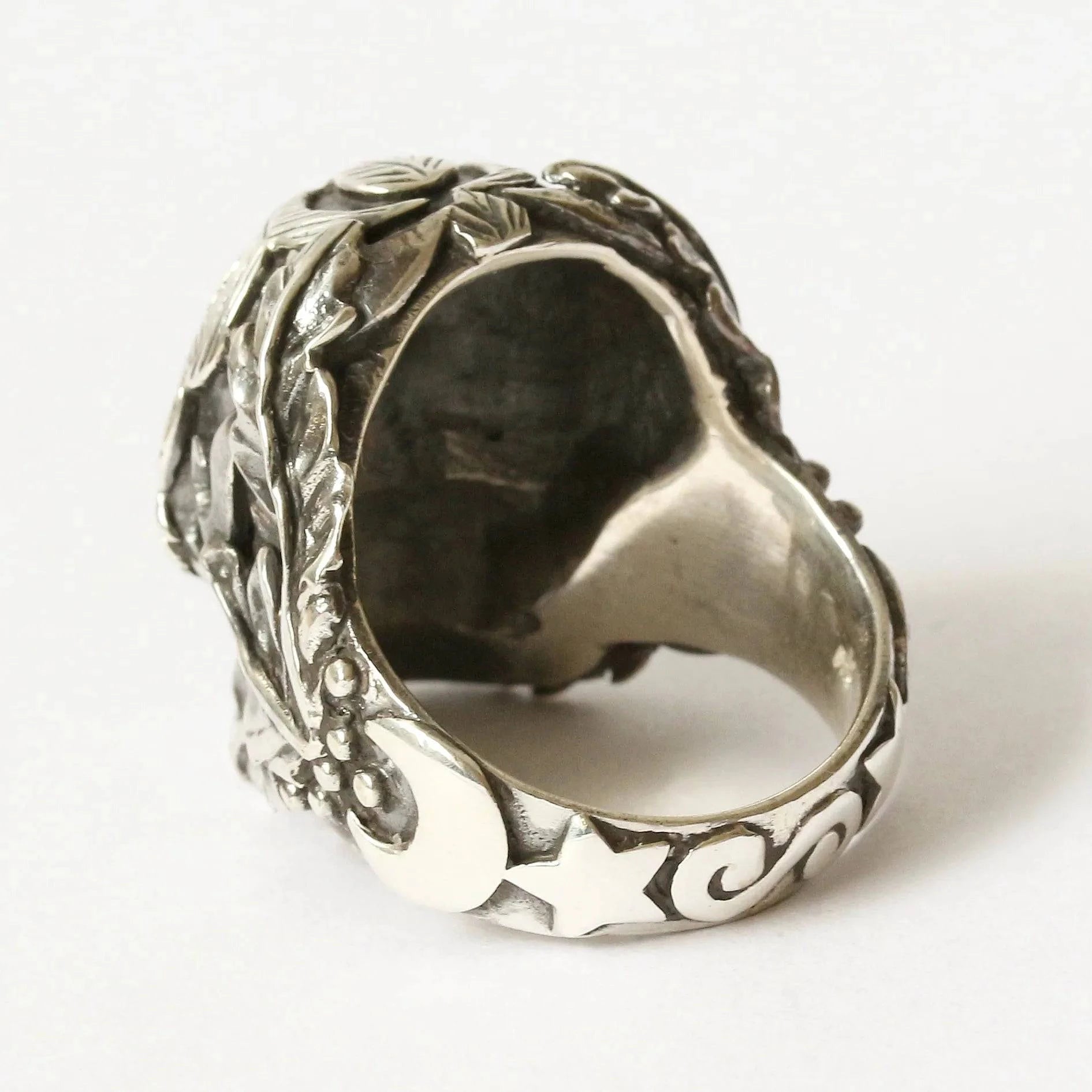 Mystic True Self Skull Ring with Iolite