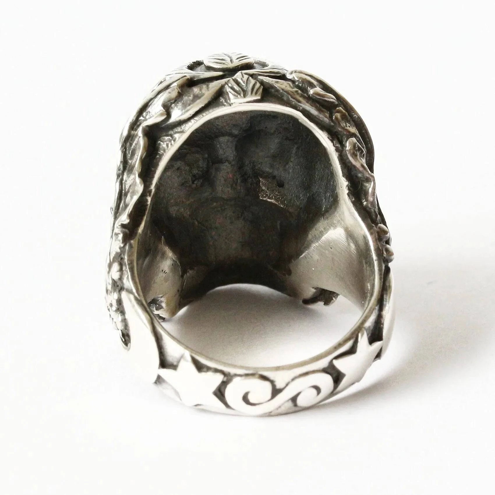 Mystic True Self Skull Ring with Iolite