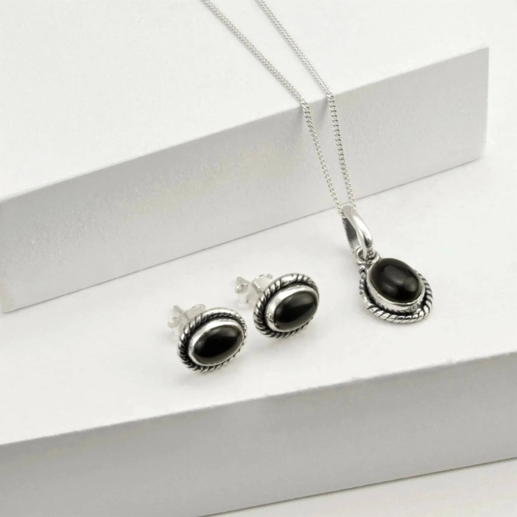 Twisted Wire Oval Black Onyx Jewellery Set in Sterling Silver