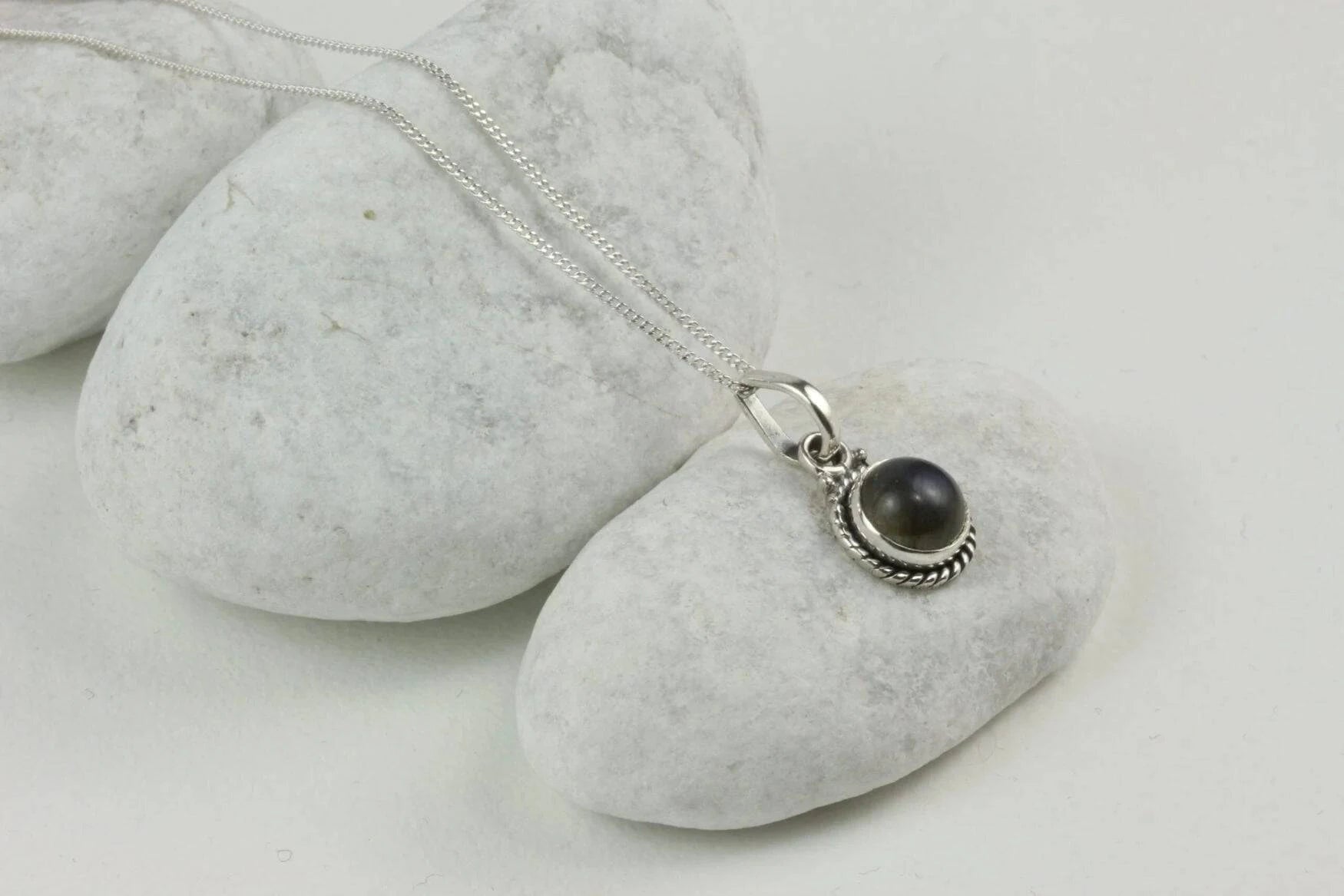 Twisted Wire Round Pendant Necklace with Labradorite in Sterling Silver