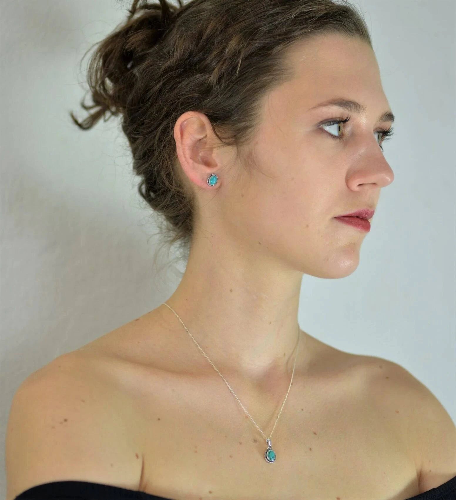 Twisted Wire Oval Pendant Necklace with Turquoise in Sterling Silver