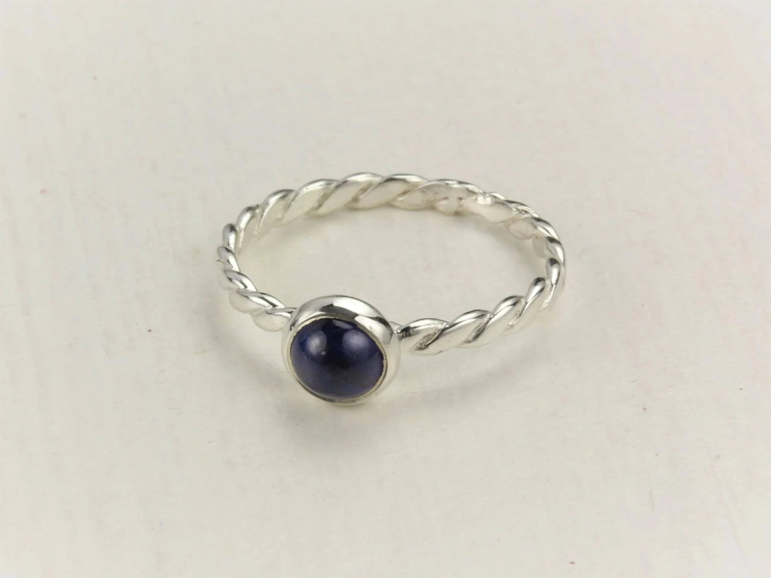 September Birthstone Ring ‚Genuine Blue Sapphire in Silver