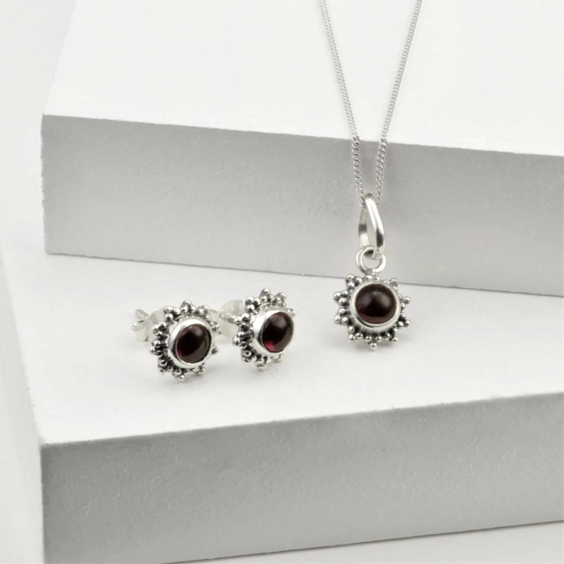 Garnet Star Motif Jewellery set in 925 Sterling Silver